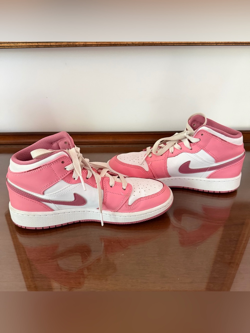 Air Jordan 1 Mid GS Arctic Pink White DQ8423-616 Youth 5.5Y Women’s 7 Sneakers - Picture 3 of 8
